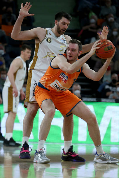 担进攻压力 担进攻压力