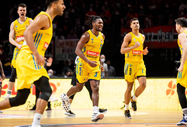 轻一代的中 轻一代的中