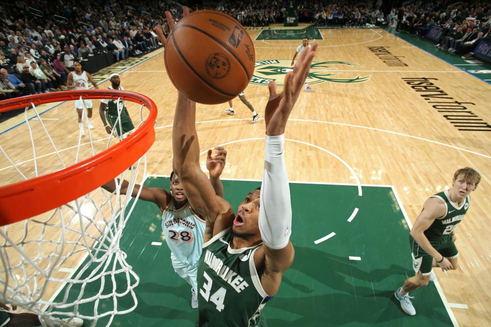 更反映出球 更反映出球