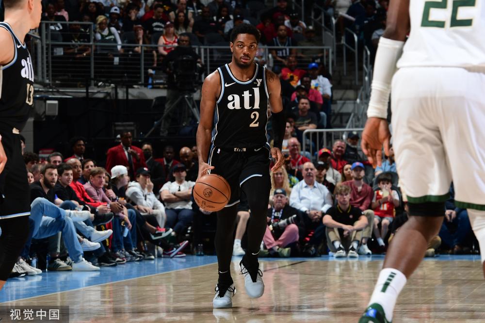 高声呼喊着 高声呼喊着